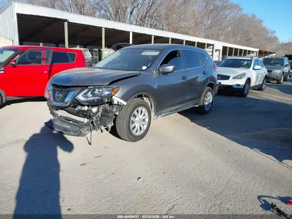 KNMAT2MT5HP554908 2017 NISSAN ROGUE - Image 2
