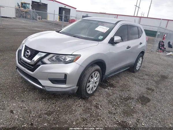 KNMAT2MT5HP557596 2017 NISSAN ROGUE - Image 2