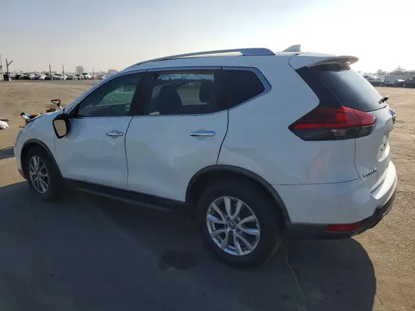 KNMAT2MT5HP560840 2017 NISSAN ROGUE - Image 2