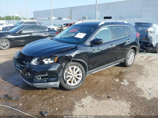 KNMAT2MT5HP560854 2017 NISSAN ROGUE - Image 2