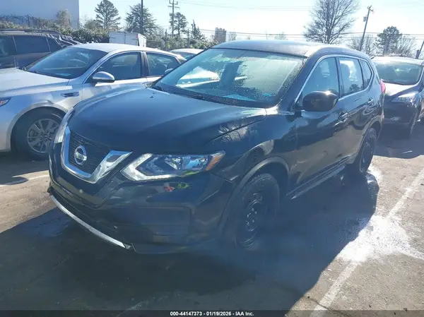 KNMAT2MT5HP561258 2017 NISSAN ROGUE - Image 2