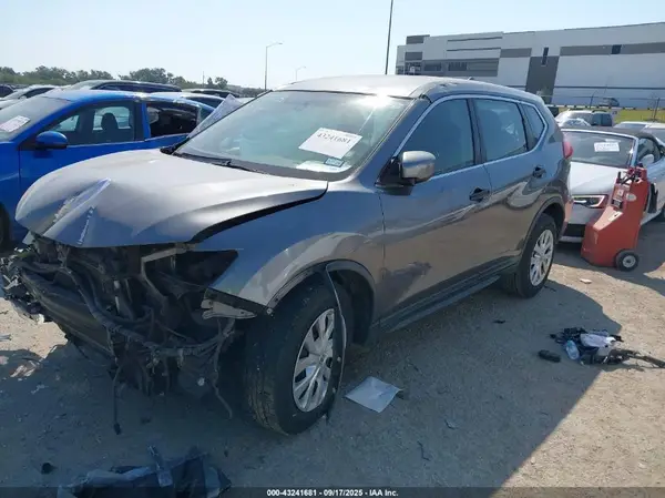 KNMAT2MT5HP567495 2017 NISSAN ROGUE - Image 2