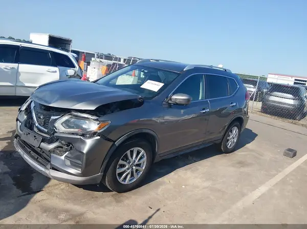 KNMAT2MT5HP568453 2017 NISSAN ROGUE - Image 2