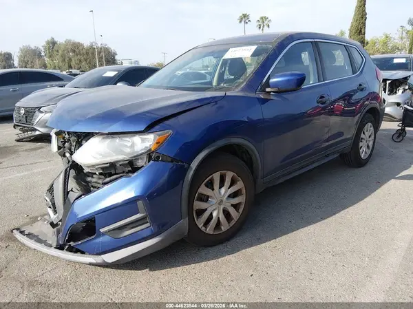 KNMAT2MT5HP570607 2017 NISSAN ROGUE - Image 2