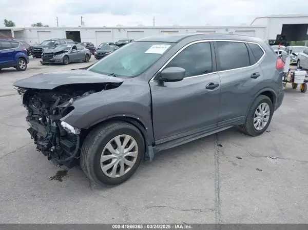 KNMAT2MT5HP572065 2017 NISSAN ROGUE - Image 2