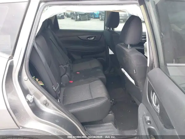 KNMAT2MT5HP572065 2017 NISSAN ROGUE - Image 8