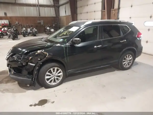 KNMAT2MT5HP574527 2017 NISSAN ROGUE - Image 2