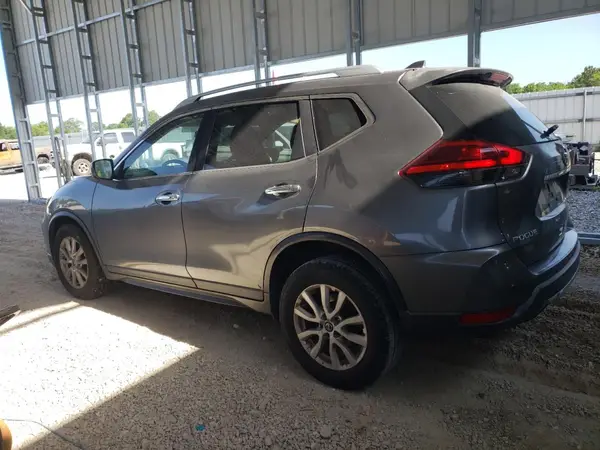 KNMAT2MT5HP587830 2017 NISSAN ROGUE - Image 2
