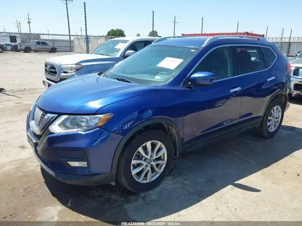 KNMAT2MT5HP591361 2017 NISSAN ROGUE - Image 2