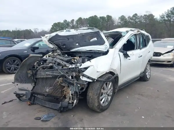 KNMAT2MT5HP591974 2017 NISSAN ROGUE - Image 2