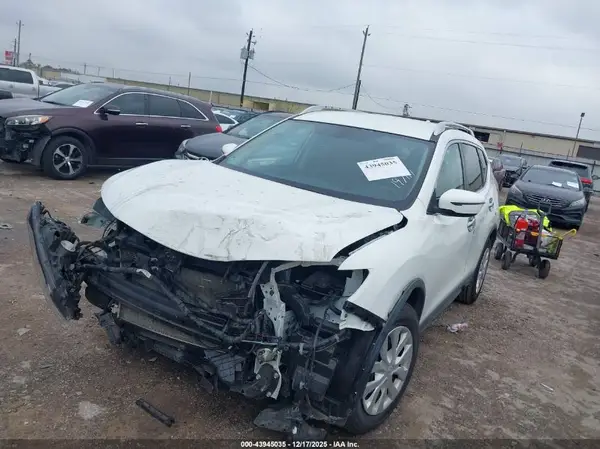KNMAT2MT5HP592459 2017 NISSAN ROGUE - Image 2