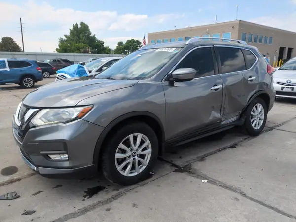 KNMAT2MT5HP597743 2017 NISSAN ROGUE - Image 1