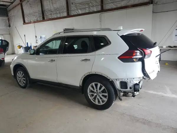 KNMAT2MT5HP605310 2017 NISSAN ROGUE - Image 2