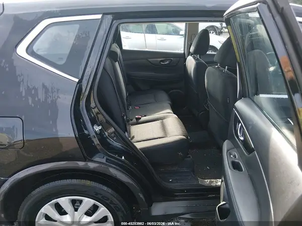 KNMAT2MT5HP605601 2017 NISSAN ROGUE - Image 8