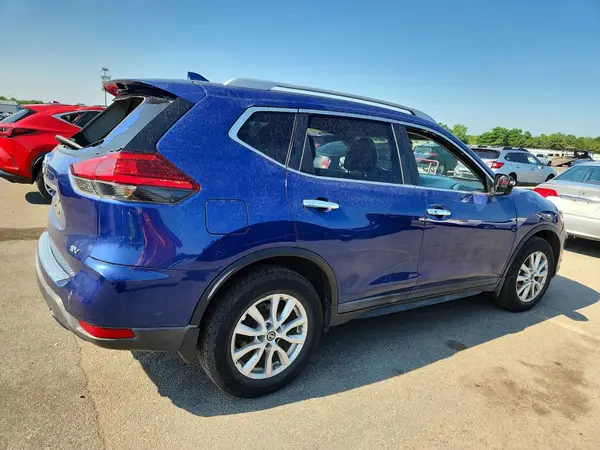 KNMAT2MT5HP605632 2017 NISSAN ROGUE - Image 2