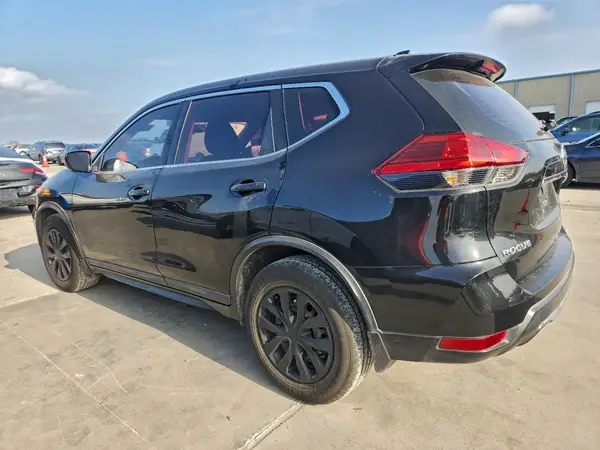 KNMAT2MT5HP606005 2017 NISSAN ROGUE - Image 2