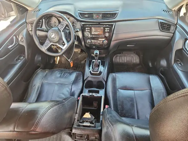 KNMAT2MT5HP606005 2017 NISSAN ROGUE - Image 8