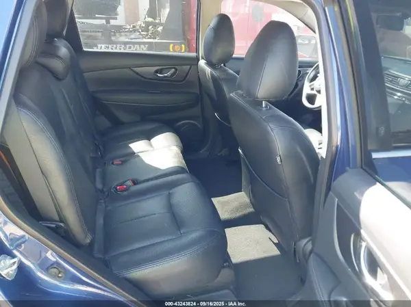 KNMAT2MT5HP608742 2017 NISSAN ROGUE - Image 8