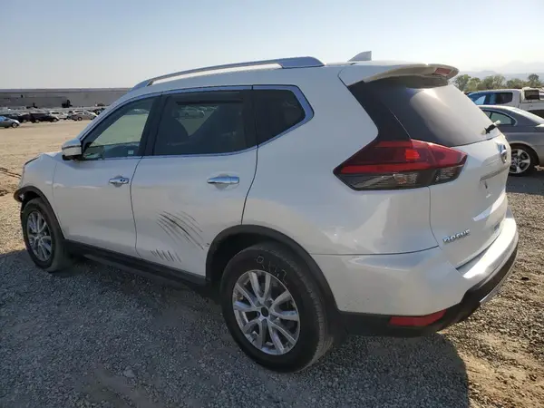 KNMAT2MT5HP609812 2017 NISSAN ROGUE - Image 2