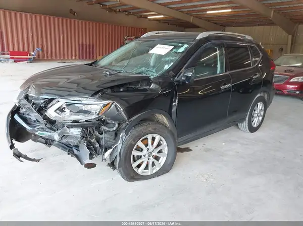 KNMAT2MT5HP609843 2017 NISSAN ROGUE - Image 2