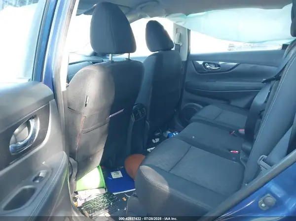KNMAT2MT5HP613374 2017 NISSAN ROGUE - Image 8