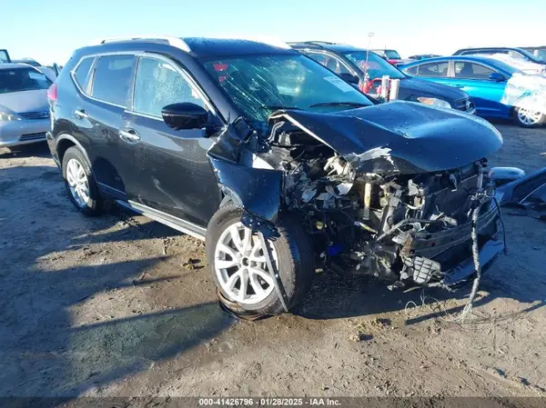 KNMAT2MT5HP617814 2017 NISSAN ROGUE - Image 1