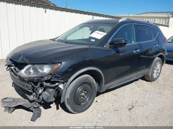 KNMAT2MT5JP502328 2018 NISSAN ROGUE - Image 2