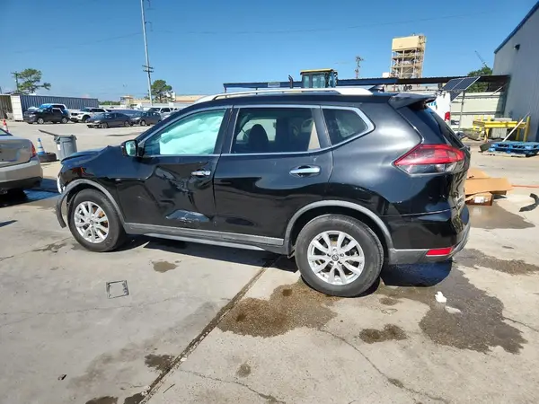 KNMAT2MT5JP503429 2018 NISSAN ROGUE - Image 2