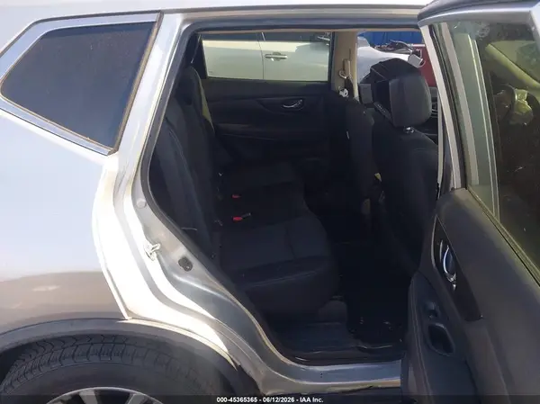 KNMAT2MT5JP511451 2018 NISSAN ROGUE - Image 8