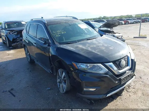 KNMAT2MT5JP513877 2018 NISSAN ROGUE - Image 1