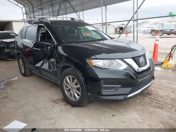 KNMAT2MT5JP514334 2018 NISSAN ROGUE - Image 1