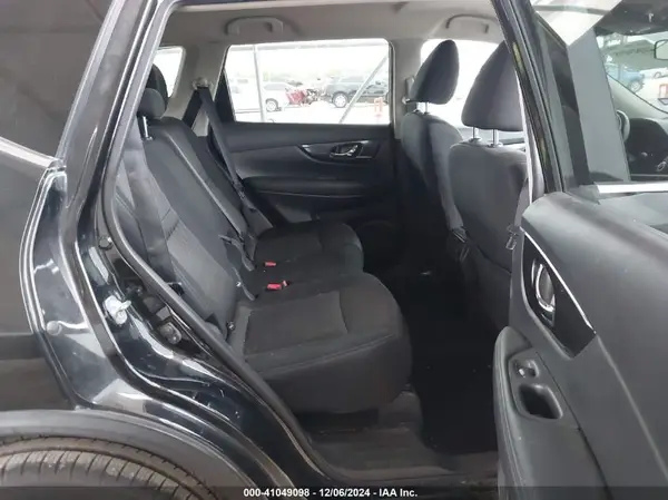 KNMAT2MT5JP514334 2018 NISSAN ROGUE - Image 8