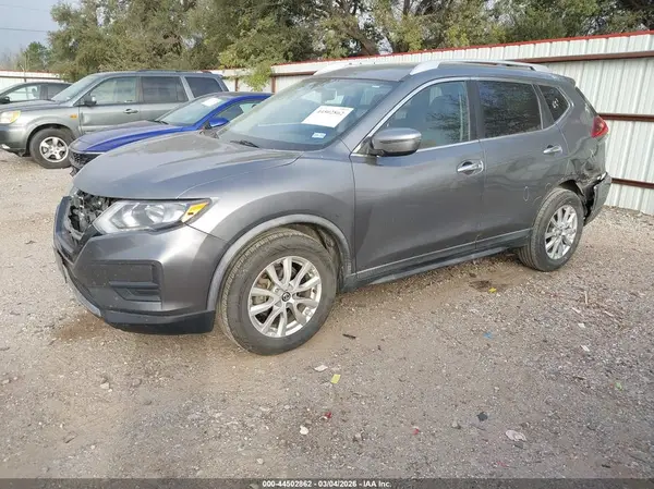 KNMAT2MT5JP517461 2018 NISSAN ROGUE - Image 2