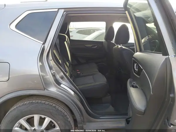 KNMAT2MT5JP517461 2018 NISSAN ROGUE - Image 8