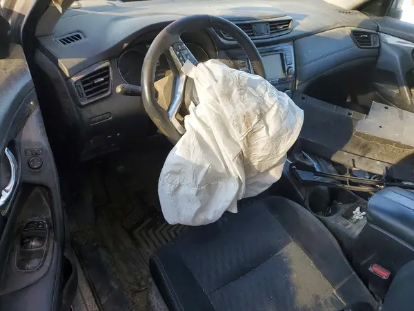 KNMAT2MT5JP519047 2018 NISSAN ROGUE - Image 8