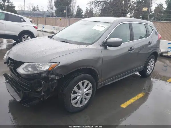 KNMAT2MT5JP521476 2018 NISSAN ROGUE - Image 2
