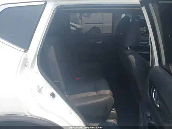 KNMAT2MT5JP521820 2018 NISSAN ROGUE - Image 8