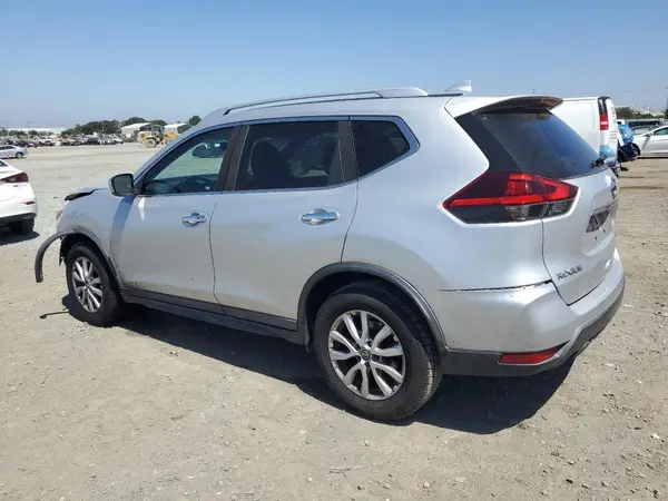 KNMAT2MT5JP524961 2018 NISSAN ROGUE - Image 2