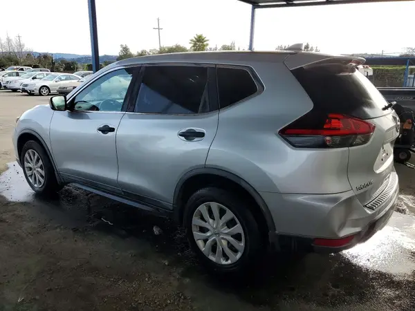 KNMAT2MT5JP529478 2018 NISSAN ROGUE - Image 2