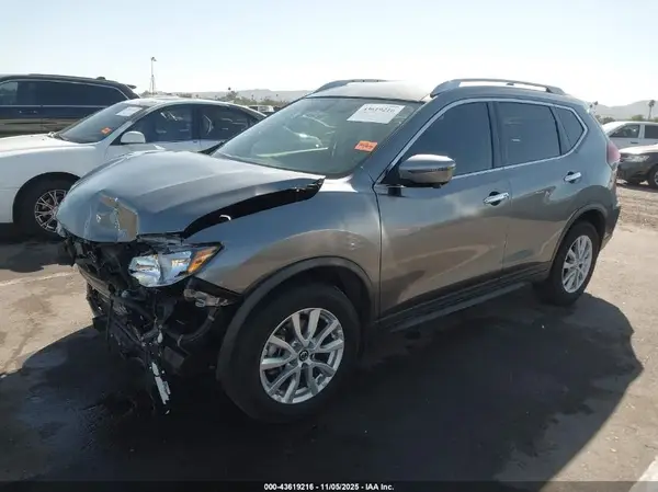 KNMAT2MT5JP535622 2018 NISSAN ROGUE - Image 2