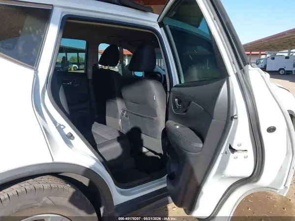 KNMAT2MT5JP536706 2018 NISSAN ROGUE - Image 8