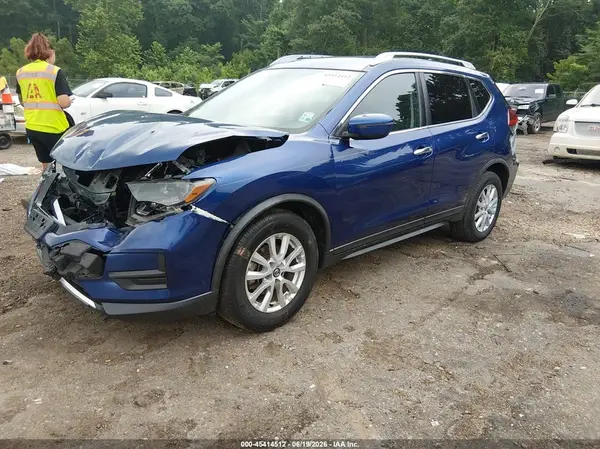 KNMAT2MT5JP538729 2018 NISSAN ROGUE - Image 2