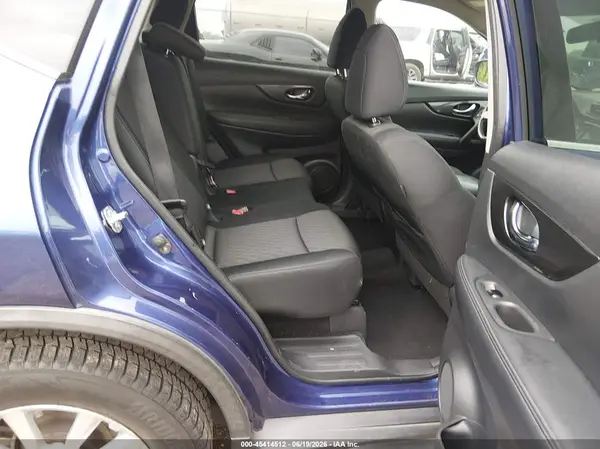 KNMAT2MT5JP538729 2018 NISSAN ROGUE - Image 8