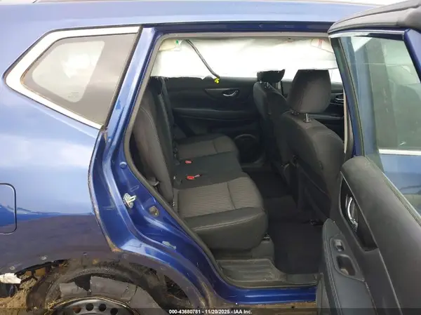 KNMAT2MT5JP542196 2018 NISSAN ROGUE - Image 8