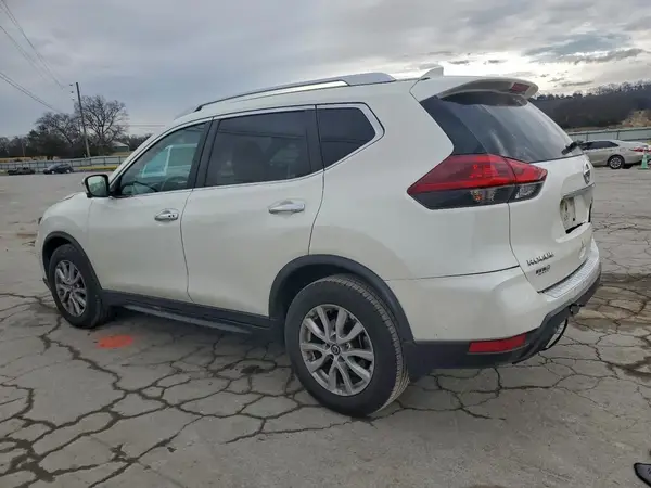 KNMAT2MT5JP550959 2018 NISSAN ROGUE - Image 2
