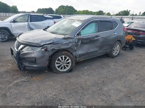 KNMAT2MT5JP551285 2018 NISSAN ROGUE - Image 2