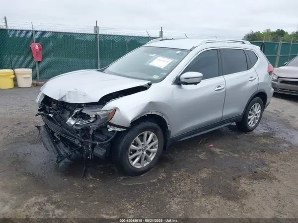 KNMAT2MT5JP551447 2018 NISSAN ROGUE - Image 2