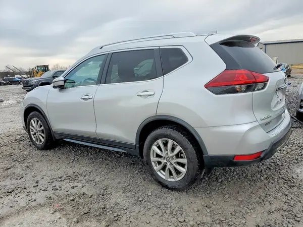 KNMAT2MT5JP551545 2018 NISSAN ROGUE - Image 2