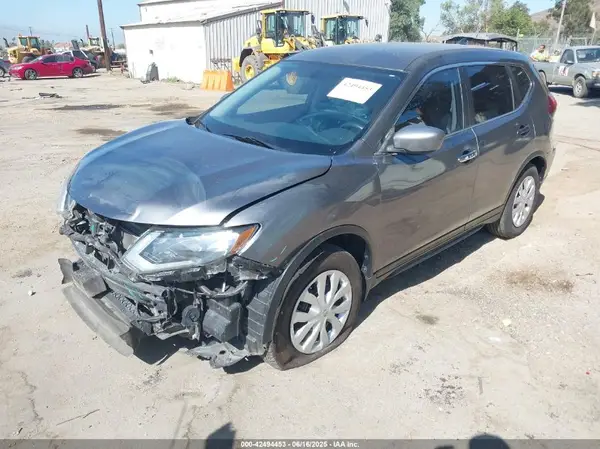 KNMAT2MT5JP555305 2018 NISSAN ROGUE - Image 2