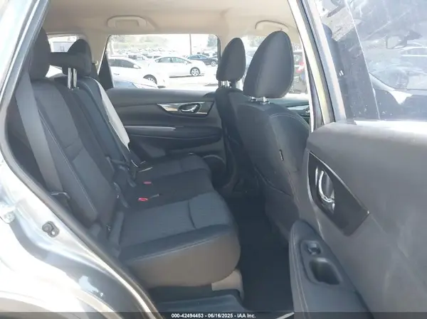 KNMAT2MT5JP555305 2018 NISSAN ROGUE - Image 8